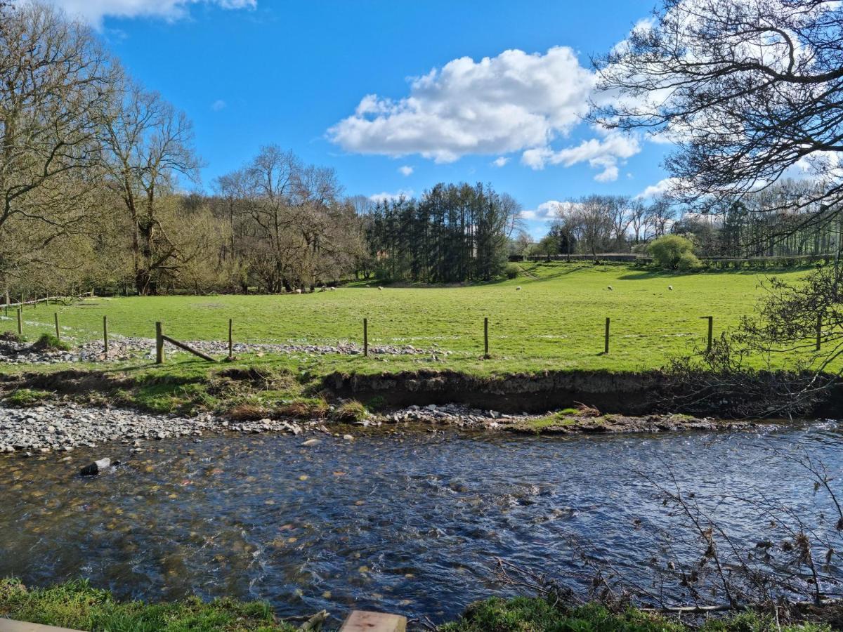 Riverside Cabin At Pen-Y-Bont Mill 호텔 오스웨스트리 외부 사진