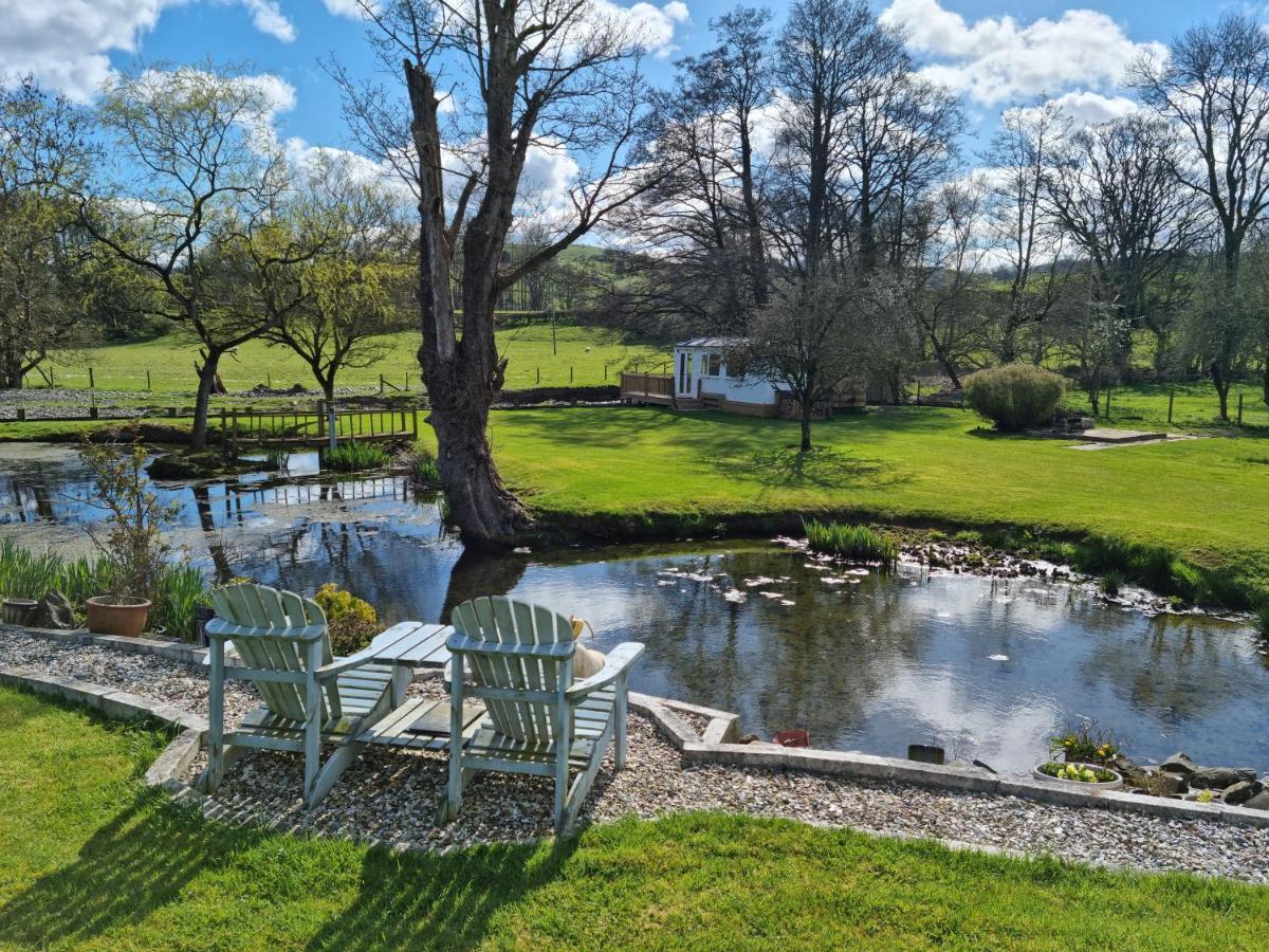 Riverside Cabin At Pen-Y-Bont Mill 호텔 오스웨스트리 외부 사진